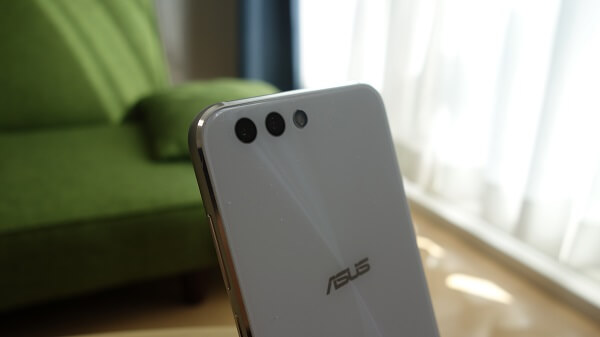 実機レビュー Zenfone4のスペック メリット デメリットと口コミ 評価まとめ